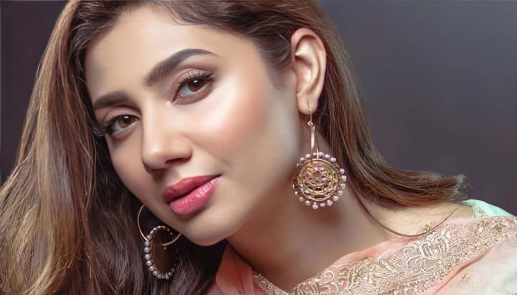 You get respect in Pakistan when you wear full dress: Mahira Khan