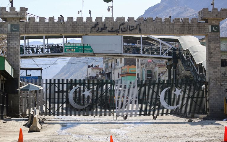 ‘Welcome to Pakistan’ Signboard Prompts closure of Torkham Border