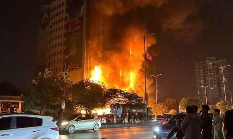 Nine Killed, 11 Injured as Fire Engulfs Multi-Storey Shopping Mall in Karachi