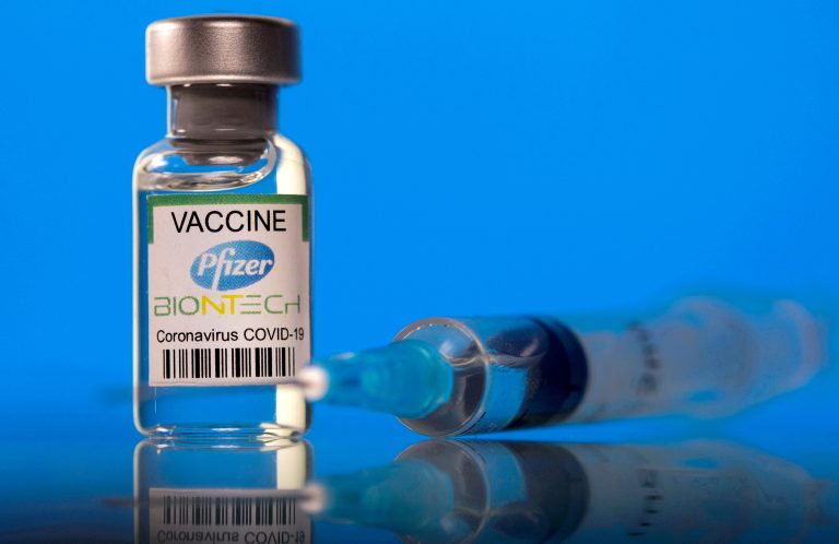 Pakistan Anticipates 500,000 Pfizer COVID-19 Vaccine Doses Amid Global Surge and JN.1 Variant Concerns