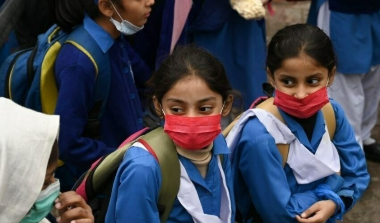 Pneumonia Outbreak: Lahore Records 55 Deaths in 7 Days, Extends School Vacations