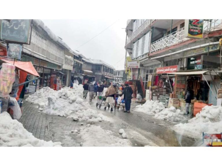 Tourists Stranded in Murree as Snow Blankets Roads