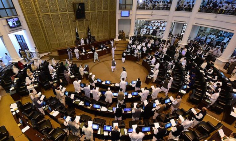 Chaos Erupts at Khyber Pakhtunkhwa Assembly Swearing-In Ceremony