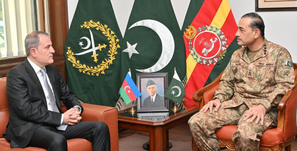 Azerbaijan Foreign Minister Meets Pakistan Army Chief