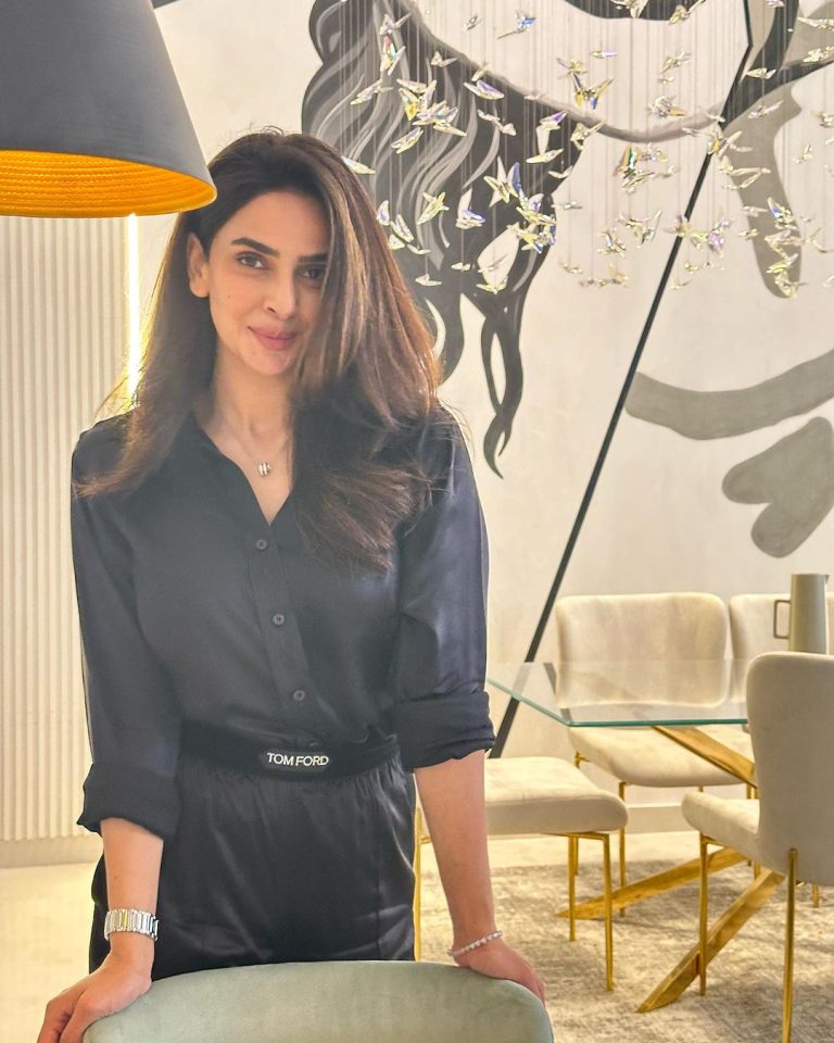Saba Qamar Dazzles Fans with Stunning Black Outfit