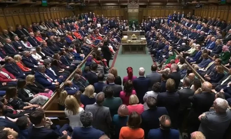 15 British Pakistanis Sworn In as New Members of UK Parliament