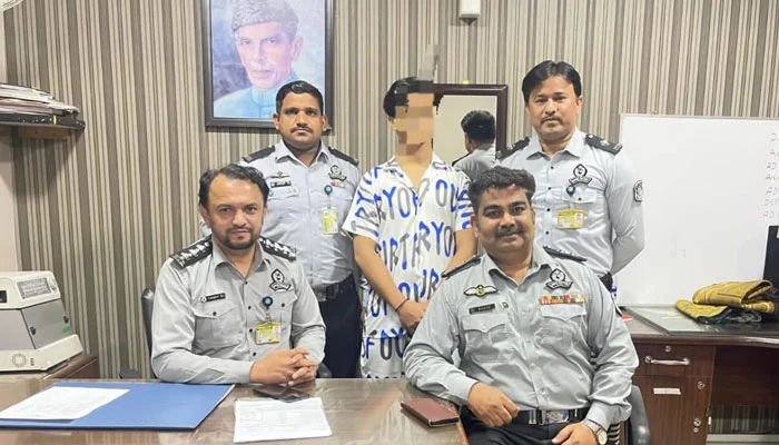 Karachi Airport: 47 Visas Discovered from Malaysian Passenger's Mobile Phone