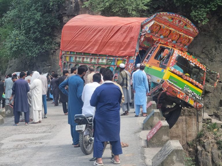 Four killed, two injured in Truck-Suzuki Collision in Abbottabad