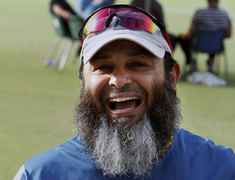 Mushtaq Ahmed Spin Strategy To Leave A Twist In Test Series