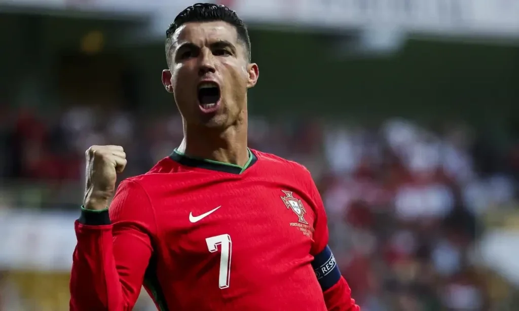 Ronaldo Becomes First Person to Reach One Billion Social Media Followers