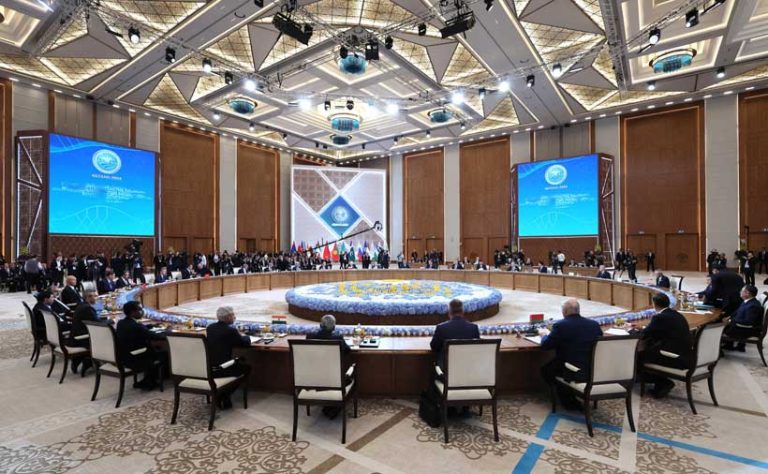 What benefits does the SCO Summit provide for Pakistan?