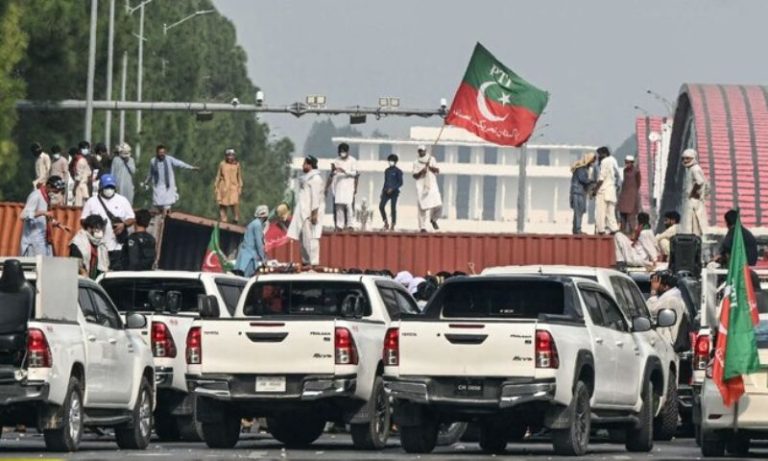 Pakistan Faces Rs600 Billion Economic Losses Amid PTI Protests