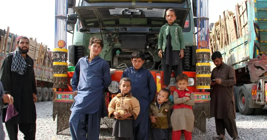 Deadline Ends for Afghan Refugees in Pakistan as Cabinet Yet to Approve Extension