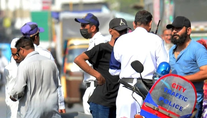 Karachi’s Faceless E-Challan System Issues 2,662 Tickets Worth Rs12.5 Million Within Hours Karachi’s Faceless E-Challan System Issues 2,662 Tickets Worth Rs12.5 Million Within Hours
