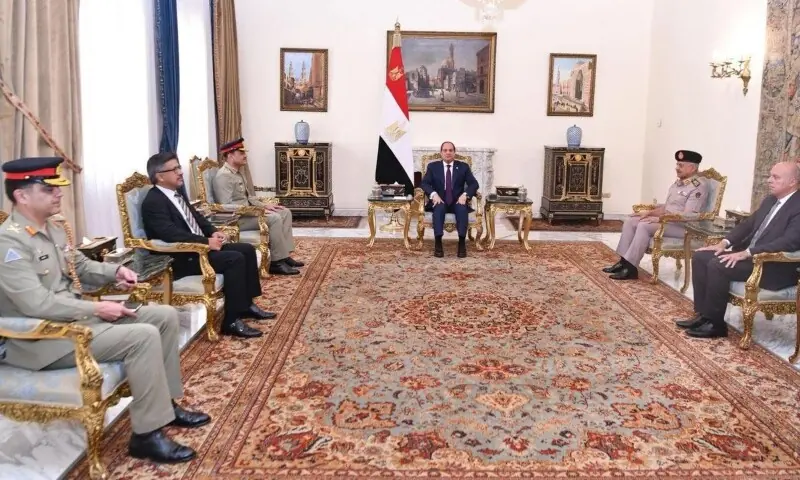 COAS Field Marshal Asim Munir Meets Egyptian President el-Sisi to Boost Pakistan-Egypt Ties COAS Field Marshal Asim Munir Meets Egyptian President el-Sisi to Boost Pakistan-Egypt Ties