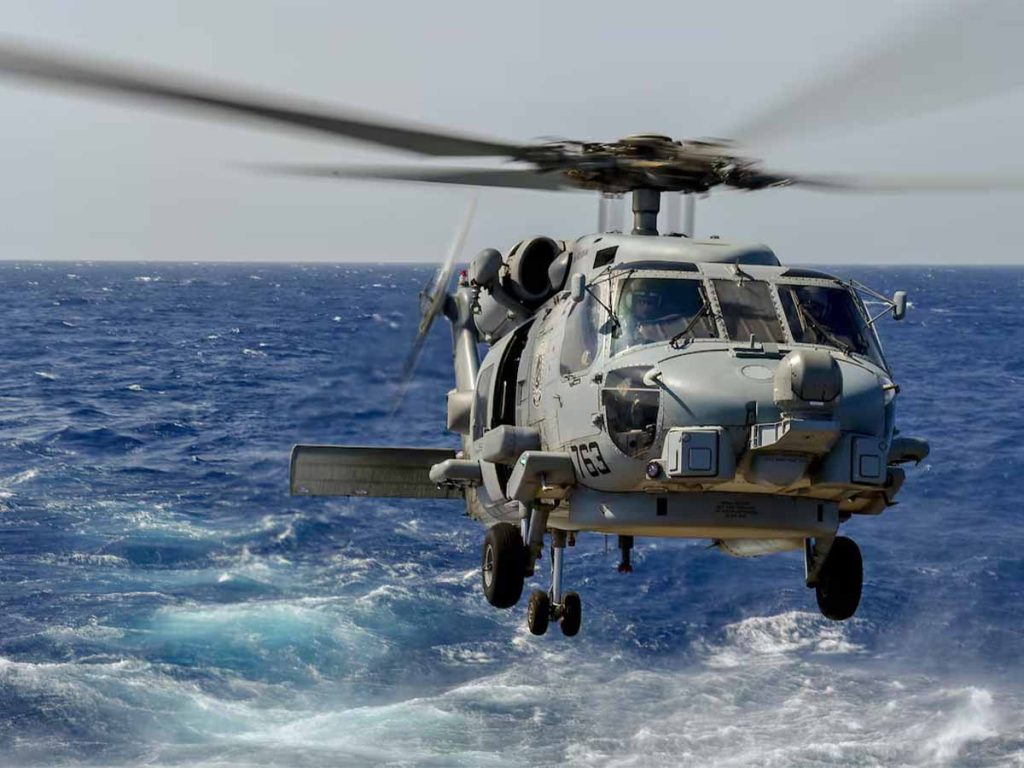 Two US Navy Aircraft and a Helicopter Crash in South China Sea, All Crew Rescued Two US Navy Aircraft and a Helicopter Crash in South China Sea, All Crew Rescued