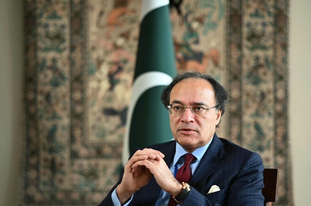 ECC Reaffirms Commitment to Economic Stability Under Finance Minister Aurangzeb ECC Reaffirms Commitment to Economic Stability Under Finance Minister Aurangzeb