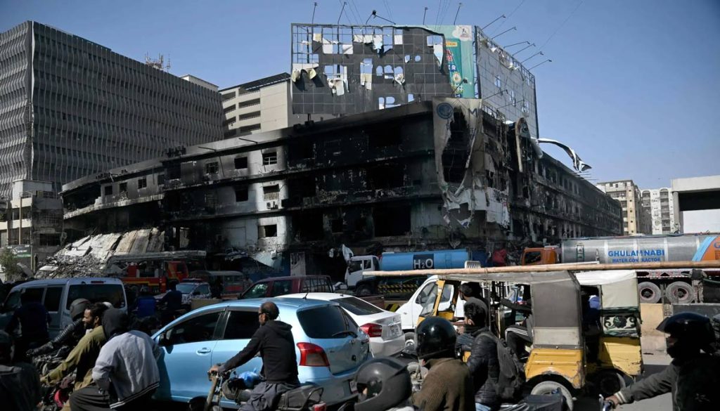 Gul Plaza Tragedy: Rs600m Gold Recovered, Owners Get It Back