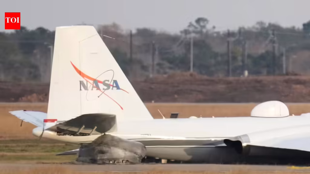 NASA Aircraft Makes Emergency Landing at Houston Airport