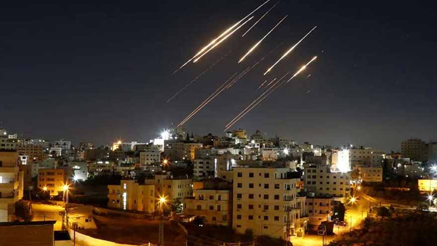 Iran Fresh Missile Attacks Hit US and Israeli Targets Amid Middle East Tensions Iran fresh missile attacks