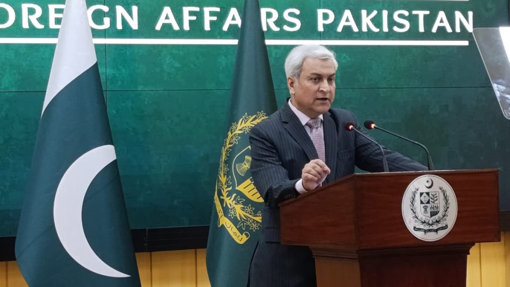 Pakistan offers to host Iran-US talks, ready to mediate tensions