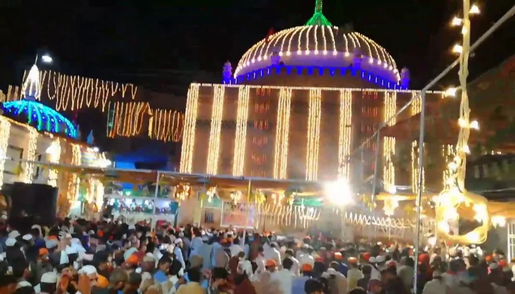 89 Injured in Pakpattan Stampede During Baba Farid Urs Celebrations 89 Injured in Pakpattan Stampede During Baba Farid Urs Celebrations